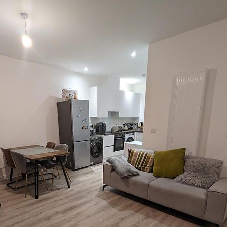 Contemporary Double Ensuite Room Birmingham Extérieur photo