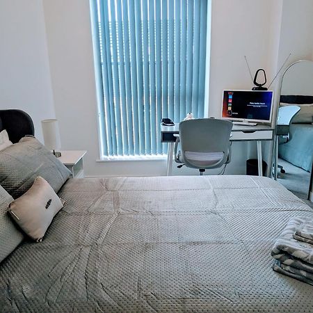 Contemporary Double Ensuite Room Birmingham Extérieur photo