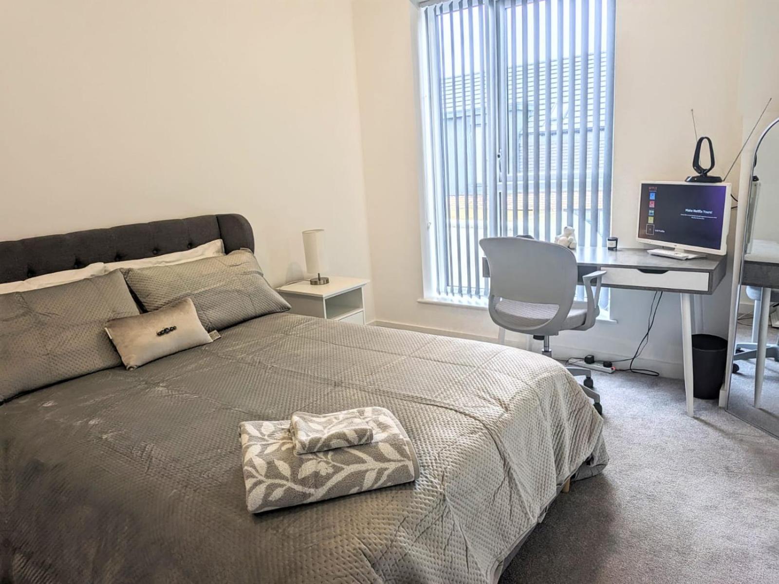 Contemporary Double Ensuite Room Birmingham Extérieur photo