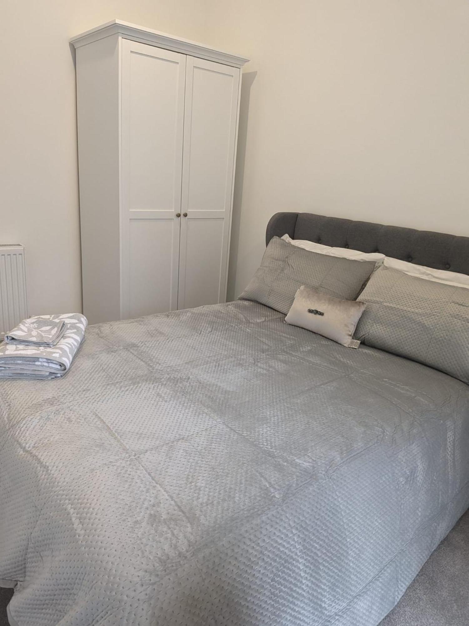 Contemporary Double Ensuite Room Birmingham Extérieur photo